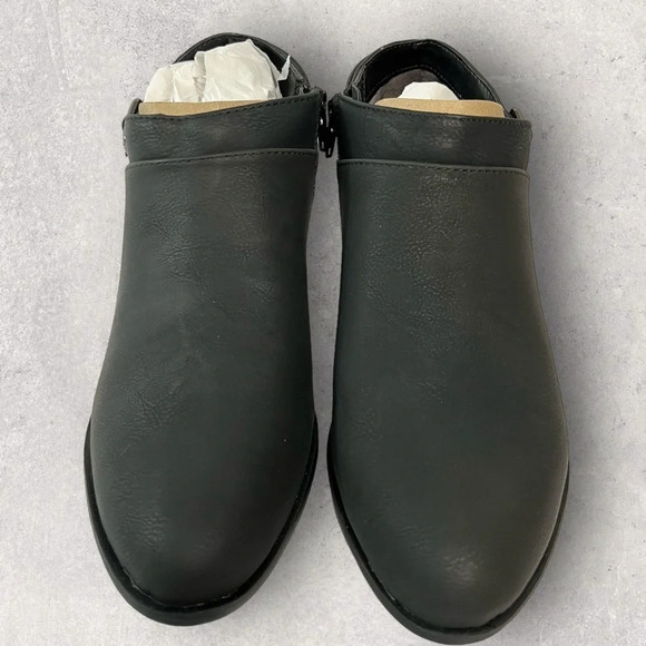 Women’s LifeStride® Lexi Booties in black 9.5 med, new in box - Picture 5 of 13